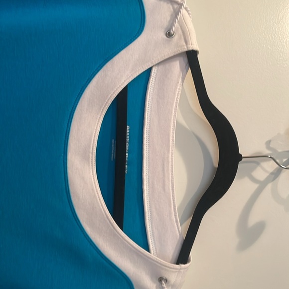 Allison Daley blue short sleeve shirt. - Picture 2 of 5